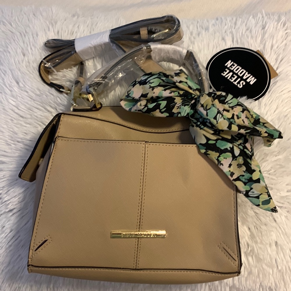 Steve Madden small bag with scarf